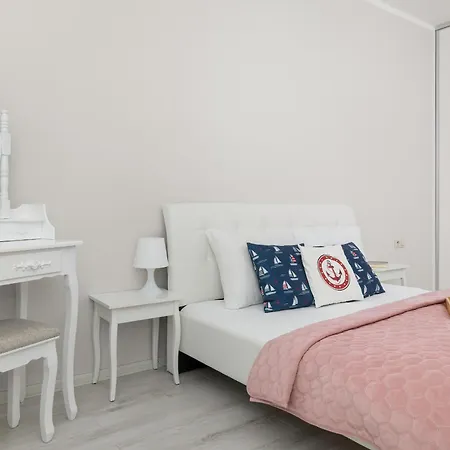 Komfortowy Apartament Z Tarasem Blisko Plazy Z Dodatkowymi Udogodnieniami W Pobierowie By Noclegi Renters Pobierowo