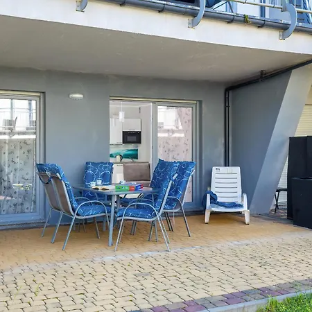 Komfortowy Apartament Z Tarasem Blisko Plazy Z Dodatkowymi Udogodnieniami W Pobierowie By Noclegi Renters